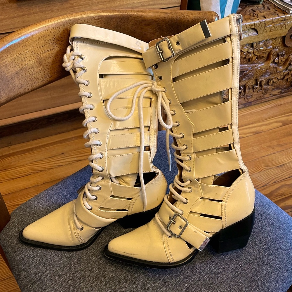 Chloe Rylee Glossy Cream Lace Up Knee High Boots sz 7.5